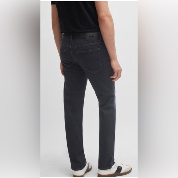 HUGO BOSS Mens Black Jeans Size 30/32
Hugo Boss Men's Black Jeans - Picture 1 of 13